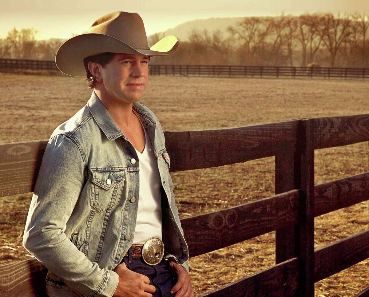 Jon Wolfe at The Royal Grove